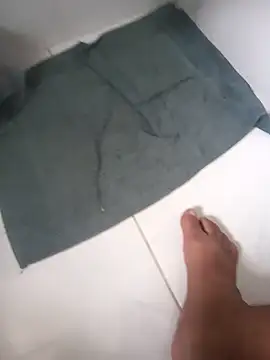 Snapshot of lobomisterioso13 chatting on 02-18-26, 05:42 lobomisterioso13 online show from 02-18-26, 05:42