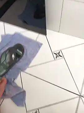 Snapshot of lobomisterioso13 chatting on 03-09-26, 10:41 lobomisterioso13 online show from 03-09-26, 10:41