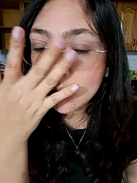 Snapshot of Mia_Ruiz chatting on 10-24-25, 02:08 Mia Ruiz online show from 10-24-25, 02:08