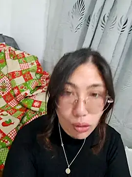 Snapshot of Mia_Ruiz chatting on 10-25-25, 02:08 Mia Ruiz online show from 10-25-25, 02:08