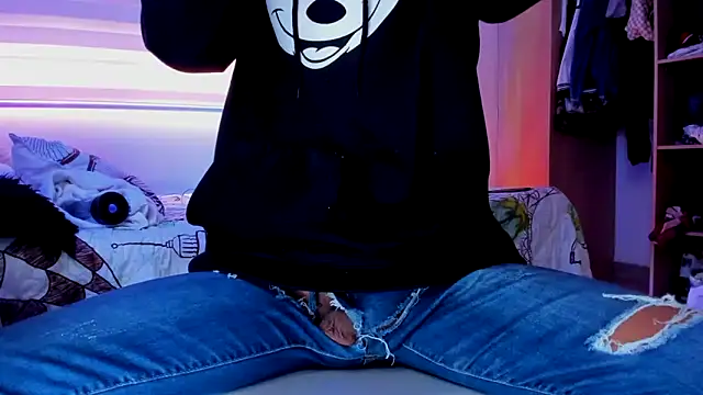 aldrinwhite online show from 11-27-25, 04:09