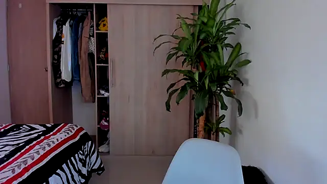 aldrinwhite online show from 12-22-25, 06:16