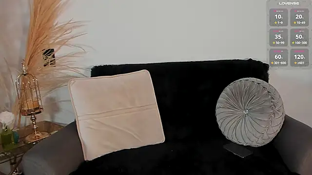 Chrishell  online show from 11-24-25, 11:26