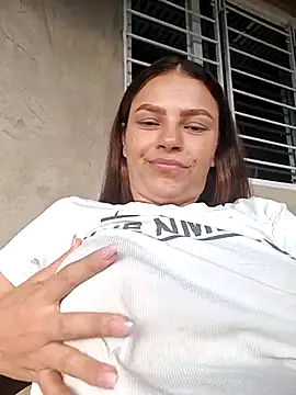 Snapshot of Mommy-Hot chatting on 02-14-25, 10:04 Mommy-Hot online show from 02-14-25, 10:04
