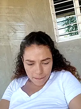 Snapshot of Mommy-Hot chatting on 02-24-25, 02:26 Mommy-Hot online show from 02-24-25, 02:26