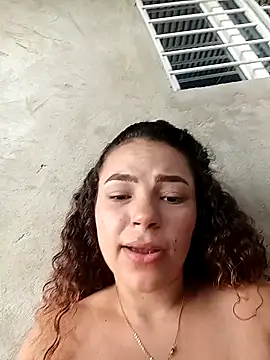 Snapshot of Mommy-Hot chatting on 03-18-25, 08:04 Mommy-Hot online show from 03-18-25, 08:04