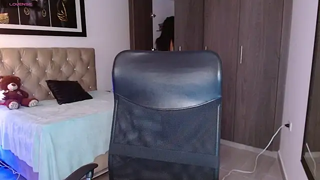 Snapshot of cloe_fox chatting on 02-09-25, 10:21 cloe fox online show from 02-09-25, 10:21