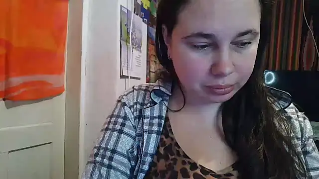 Snapshot of Cora_Maro chatting on 10-24-25, 01:57 Cora Maro online show from 10-24-25, 01:57