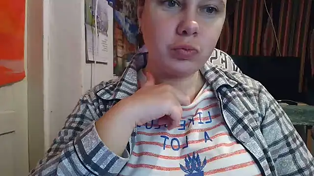 Snapshot of Cora_Maro chatting on 10-25-25, 02:19 Cora Maro online show from 10-25-25, 02:19