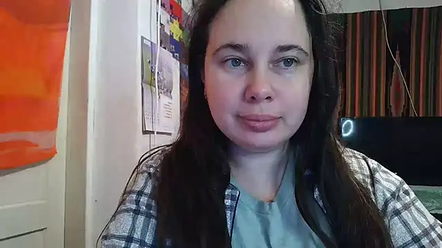 Snapshot of Cora_Maro chatting on 10-30-25, 12:56 Cora Maro online show from 10-30-25, 12:56