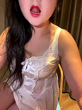 Snapshot of AHL756 chatting on 10-25-25, 12:13 AHL756 online show from 10-25-25, 12:13