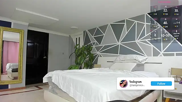 charolbruce 1 online show from 10-08-25, 12:03