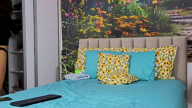 MadameDeFeu online show from 02-17-25, 08:30