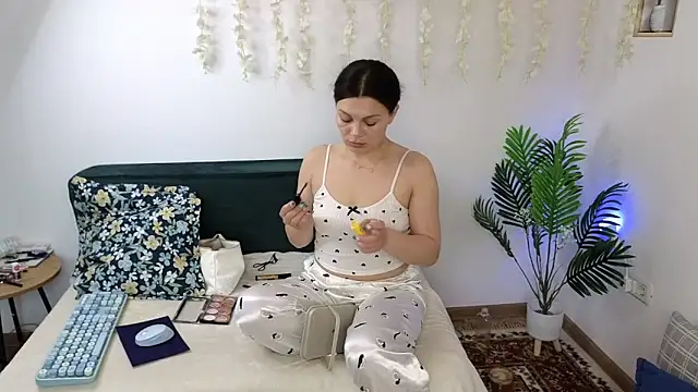 MadameDeFeu online show from 04-30-26, 05:47