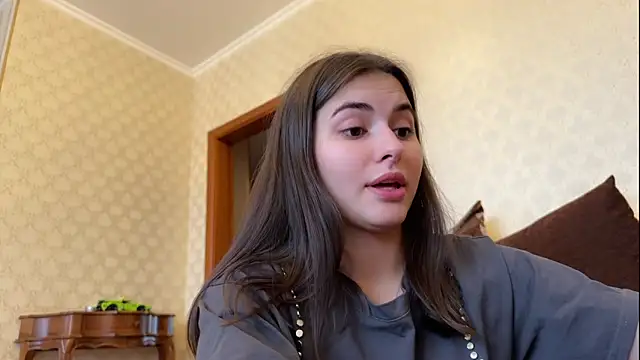 Snapshot of AmiCumOn chatting on 02-11-25, 09:20 AmiCumOn online show from 02-11-25, 09:20