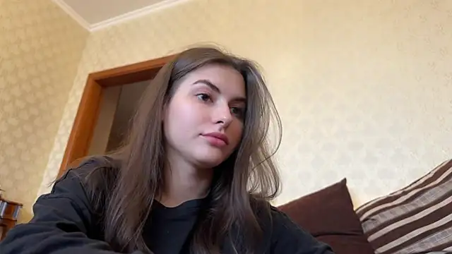 Snapshot of AmiCumOn chatting on 03-04-25, 09:18 AmiCumOn online show from 03-04-25, 09:18