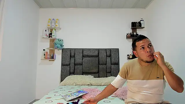 KattiaRose online show from 02-25-25, 10:50