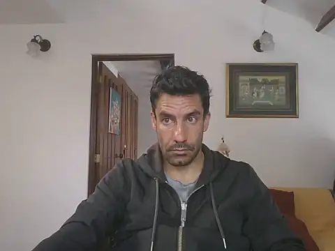 elkike1980 online show from 05-06-26, 02:33