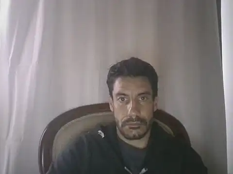 elkike1980 online show from 05-12-26, 04:37