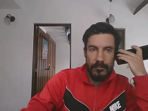 Snapshot of elkike1980 chatting on 07-02-26, 01:28 elkike1980 online show from 07-02-26, 01:28