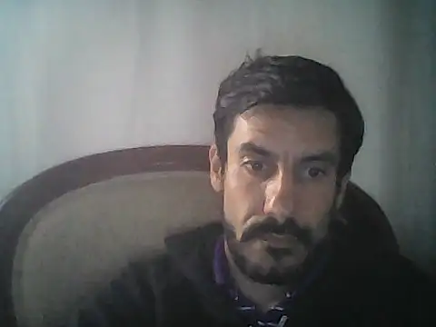 Snapshot of elkike1980 chatting on 07-06-26, 06:54 elkike1980 online show from 07-06-26, 06:54