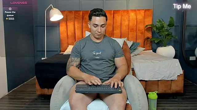 Ryan Hunt online show from 01-28-25, 03:14