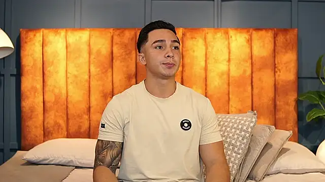 Ryan Hunt online show from 10-12-25, 03:16