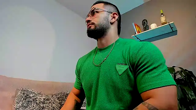 Snapshot of jaxon_colton chatting on 01-18-25, 02:03 jaxon colton online show from 01-18-25, 02:03