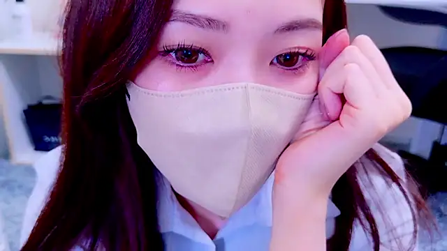 Snapshot of oxo_yuna_oxo chatting on 12-04-24, 11:30 oxo yuna oxo online show from 12-04-24, 11:30