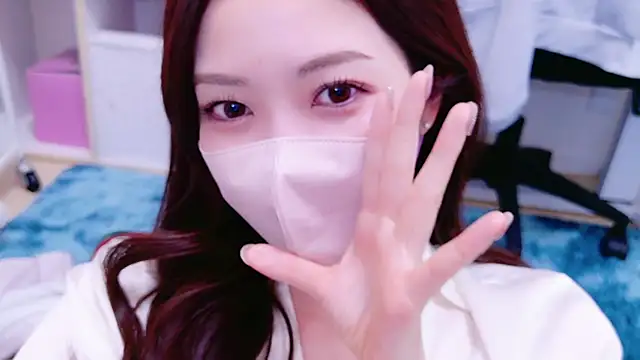 Snapshot of oxo_yuna_oxo chatting on 12-28-24, 11:41 oxo yuna oxo online show from 12-28-24, 11:41