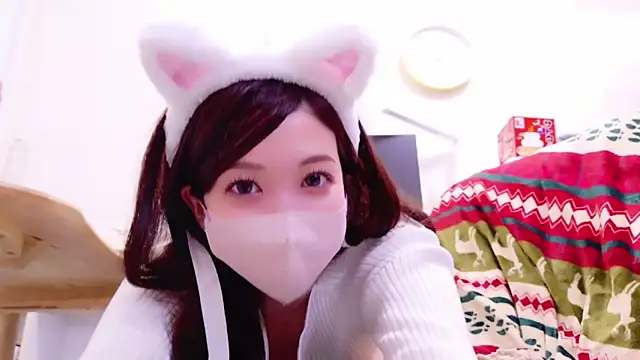 Snapshot of oxo_yuna_oxo chatting on 12-29-24, 01:17 oxo yuna oxo online show from 12-29-24, 01:17