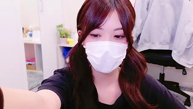 Snapshot of oxo_yuna_oxo chatting on 01-27-25, 04:01 oxo yuna oxo online show from 01-27-25, 04:01