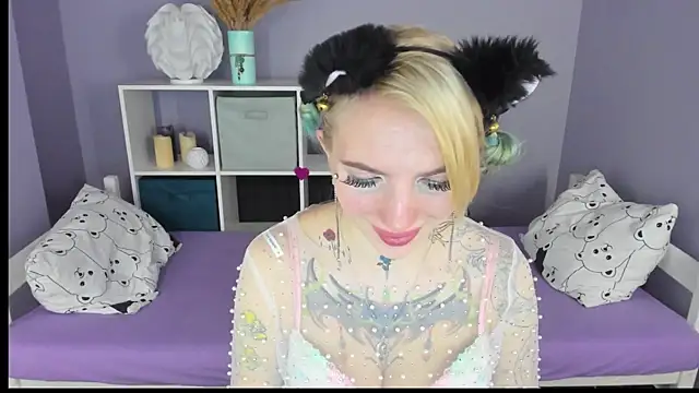 AnneTenet online show from 02-07-25, 01:11