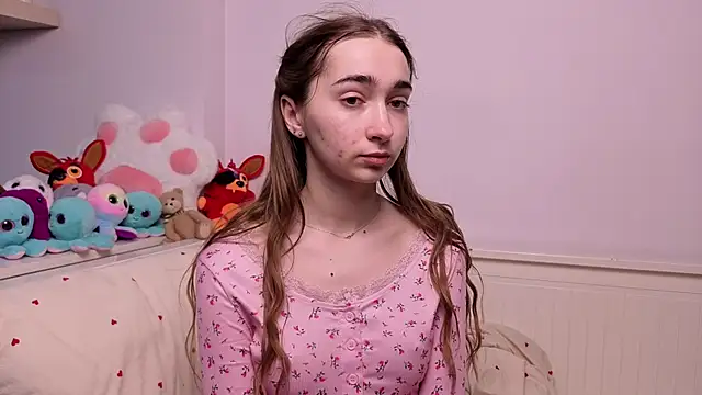 PollyBeev online show from 06-17-26, 07:22