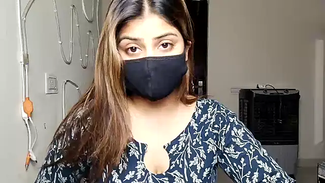 Snapshot of Hoty-Shivangi chatting on 04-04-26, 04:48 Hoty-Shivangi online show from 04-04-26, 04:48