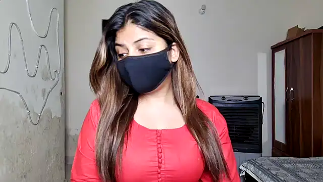 Snapshot of Hoty-Shivangi chatting on 05-03-26, 02:45 Hoty-Shivangi online show from 05-03-26, 02:45