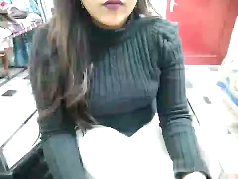 Snapshot of aarushi_sharmaa chatting on 01-24-25, 11:15 aarushi sharmaa online show from 01-24-25, 11:15