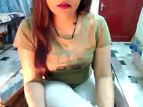 Snapshot of aarushi_sharmaa chatting on 01-27-25, 01:59 aarushi sharmaa online show from 01-27-25, 01:59