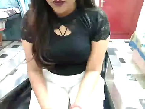 Snapshot of aarushi_sharmaa chatting on 01-29-25, 06:54 aarushi sharmaa online show from 01-29-25, 06:54