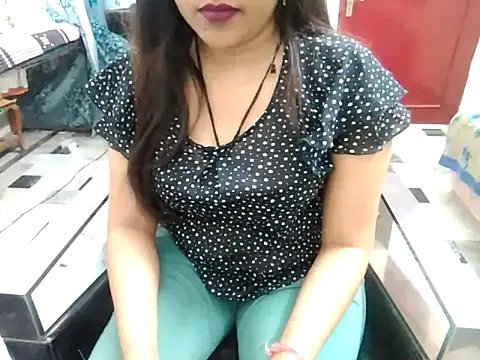 Snapshot of aarushi_sharmaa chatting on 02-19-25, 01:50 aarushi sharmaa online show from 02-19-25, 01:50