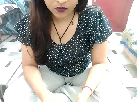 Snapshot of aarushi_sharmaa chatting on 02-22-25, 03:01 aarushi sharmaa online show from 02-22-25, 03:01