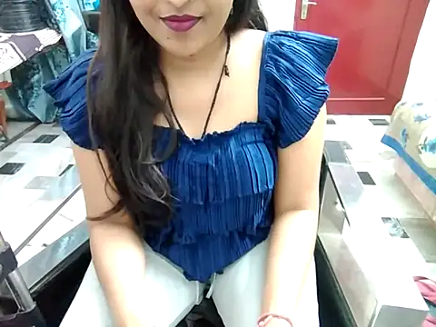 Snapshot of aarushi_sharmaa chatting on 02-26-25, 03:41 aarushi sharmaa online show from 02-26-25, 03:41