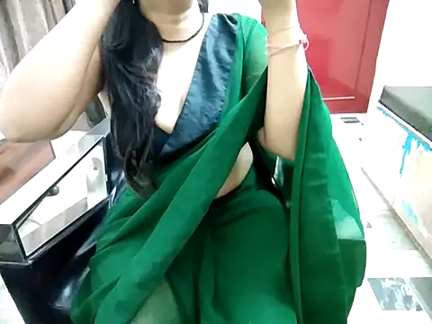 Snapshot of aarushi_sharmaa chatting on 09-13-25, 03:39 aarushi sharmaa online show from 09-13-25, 03:39