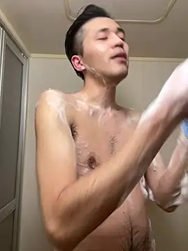 Snapshot of ryusei18570 chatting on 02-03-25, 02:24 ryusei18570 online show from 02-03-25, 02:24