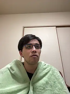 Snapshot of ryusei18570 chatting on 02-19-25, 03:27 ryusei18570 online show from 02-19-25, 03:27