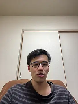 Snapshot of ryusei18570 chatting on 03-09-25, 01:37 ryusei18570 online show from 03-09-25, 01:37