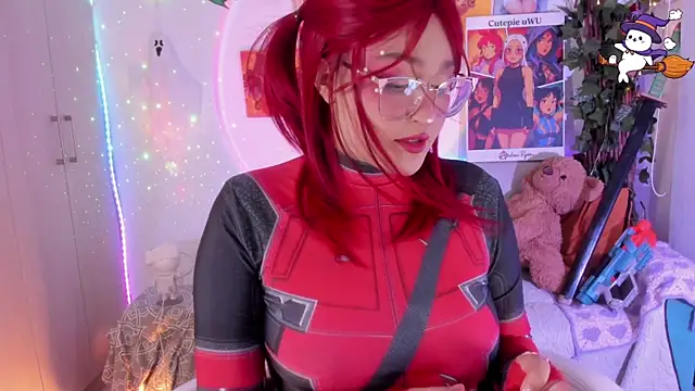 cutepie uwu  online show from 12-20-25, 12:18