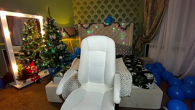 Snow WhiteeeX online show from 12-21-24, 07:49