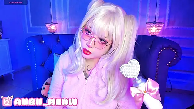 AHRI LEE online show from 01-20-25, 12:15
