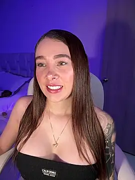 Snapshot of Lanataylor- chatting on 02-19-25, 10:42 Lanataylor- online show from 02-19-25, 10:42